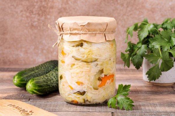 Салат из капусты и огурцов на зиму Салат из капусты и огурцов на зиму