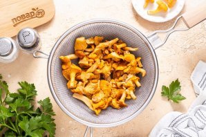 Маринованные лисички с чесноком