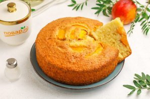 Творожный пирог с персиками