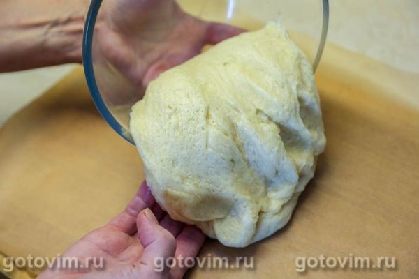 Пирог-плетенка с белыми грибами в сметане с яйцом