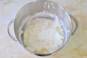 Торт "Молочная девочка" с вишней