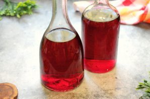 Настойка из черники с крыжовником на самогоне Настойка из черники с крыжовником на самогоне