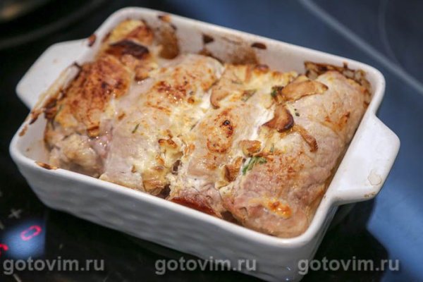 Мясные рулетики из свинины с лисичками и творожным сыром Мясные рулетики из свинины с лисичками и творожным сыром