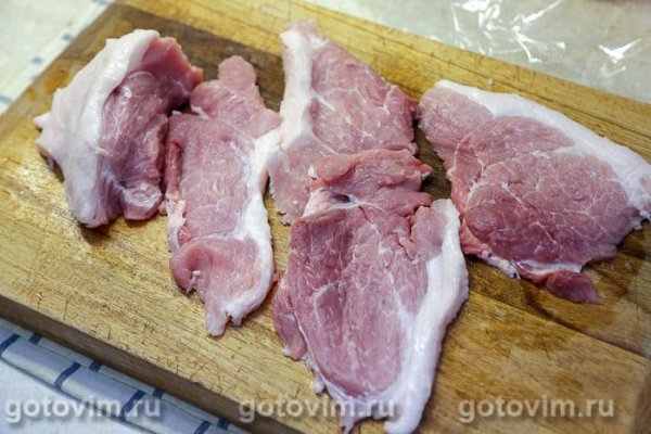 Мясные рулетики из свинины с лисичками и творожным сыром Мясные рулетики из свинины с лисичками и творожным сыром