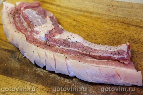 Свиная грудинка, запеченная с глазурью из смородины с апельсином