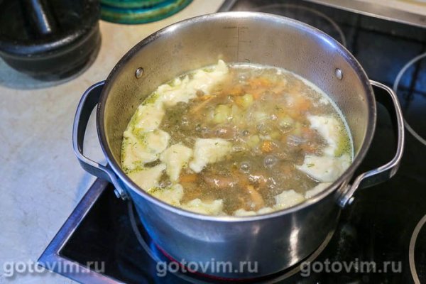 Грибной суп из лисичек с клецками
