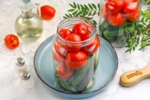 Помидоры с огурцами (закатки)