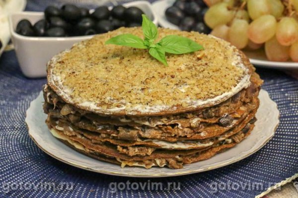 Печеночный торт с баклажанами и грецким орехами Печеночный торт с баклажанами и грецким орехами