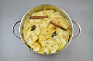 Яблочное масло со специями