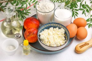 Творожный пирог с персиками