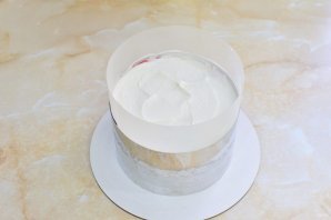 Торт "Молочная девочка" с вишней