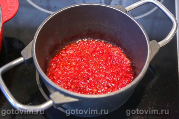 Свиная грудинка, запеченная с глазурью из смородины с апельсином