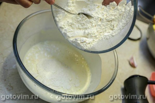 Заливной пирог с лисичками и беконом