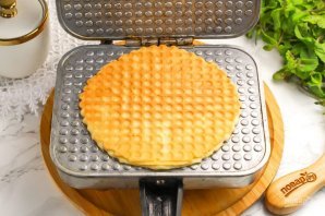 Вафельные трубочки в вафельнице