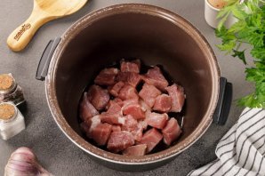 Свинина с картошкой в мультиварке