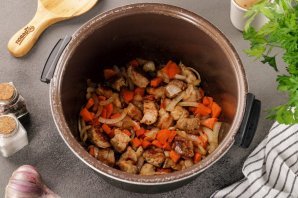 Свинина с картошкой в мультиварке