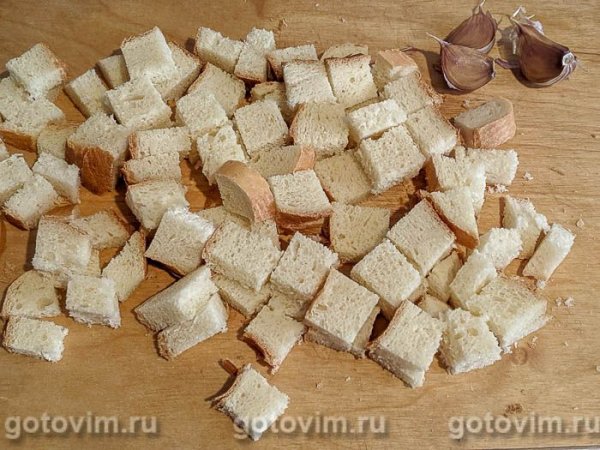 Сырный суп с овощами, креветками и мидиями
