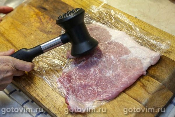 Мясные рулетики из свинины с лисичками и творожным сыром Мясные рулетики из свинины с лисичками и творожным сыром