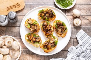 Брускетта с грибами