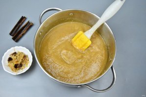 Яблочное масло со специями