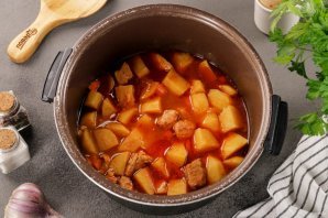 Свинина с картошкой в мультиварке