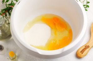 Творожный пирог с персиками