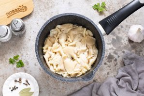 Маринованные вешенки (быстрый рецепт) Маринованные вешенки (быстрый рецепт)