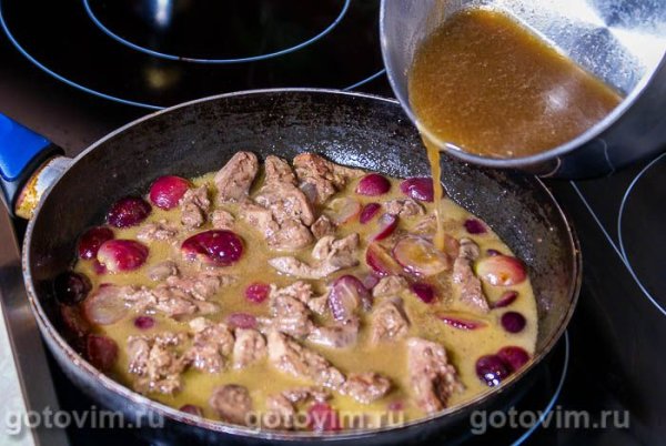 Куриная печень с виноградом и коричневым сахаром Куриная печень с виноградом и коричневым сахаром