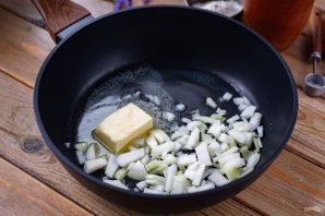 Лисички в сливочном соусе