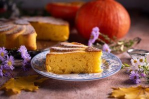 Быстрый сладкий пирог на кефире с тыквой Быстрый сладкий пирог на кефире с тыквой