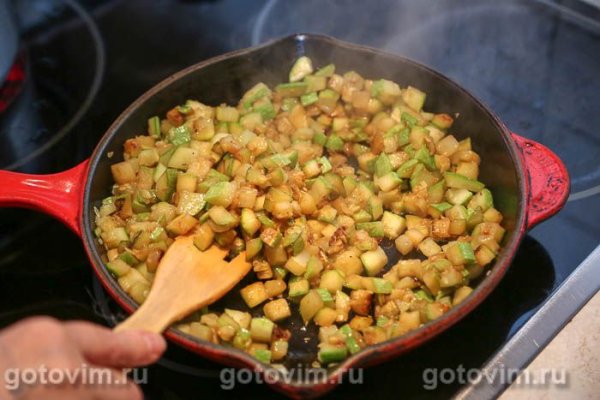 Кабачки с грецкими орехами, чесноком и зеленью Кабачки с грецкими орехами, чесноком и зеленью