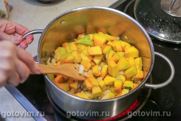 Перловка с тыквой и изюмом