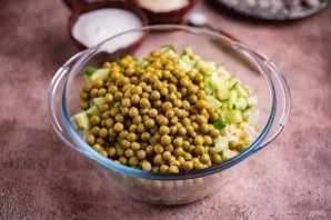 Салат "Оливье" с рыбой