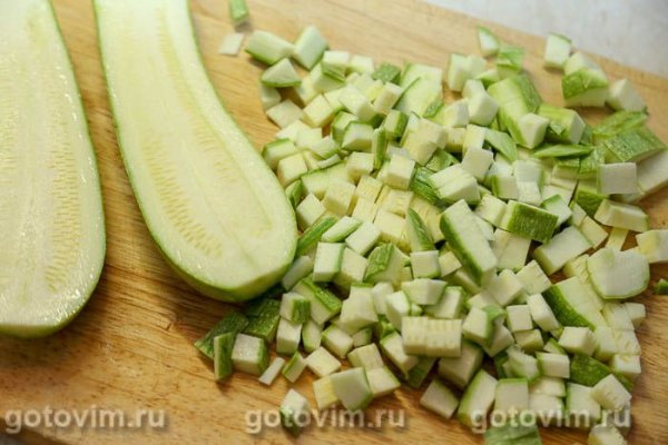 Кабачки с грецкими орехами, чесноком и зеленью Кабачки с грецкими орехами, чесноком и зеленью