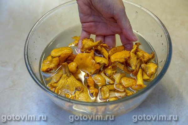 Грибной суп с лисичками и перловкой 