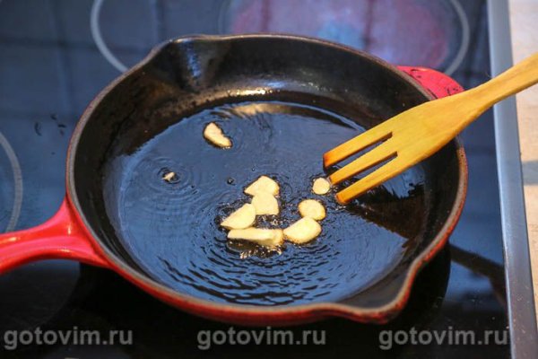 Кабачки с грецкими орехами, чесноком и зеленью Кабачки с грецкими орехами, чесноком и зеленью