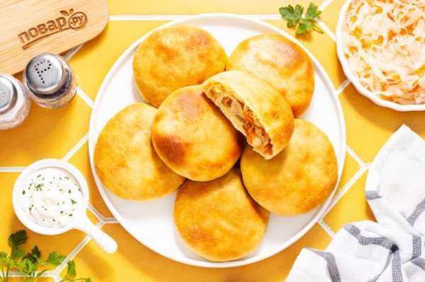 Пирожки с квашеной капустой Пирожки с квашеной капустой
