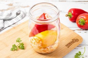 Перец, квашеный с капустой