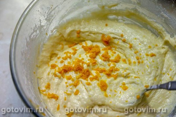 Яблочный пирог с сахарной корочкой и корицей