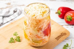 Перец, квашеный с капустой