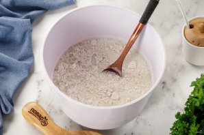 Простой мясной пирог с картошкой Простой мясной пирог с картошкой