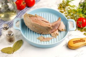 Язык свиной отварной