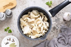 Маринованные вешенки (быстрый рецепт) Маринованные вешенки (быстрый рецепт)