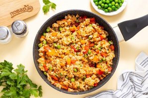 Рис по-тайски с овощами