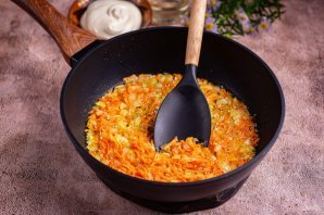 Печень с морковью и луком