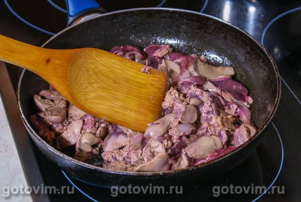 Куриная печень с виноградом и коричневым сахаром Куриная печень с виноградом и коричневым сахаром