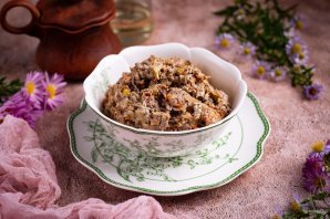 Печень с морковью и луком