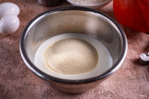 Быстрый сладкий пирог на кефире с тыквой Быстрый сладкий пирог на кефире с тыквой