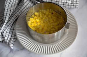 Салат "Мимоза" с крабовыми палочками