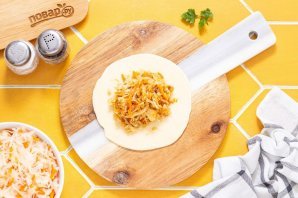 Пирожки с квашеной капустой Пирожки с квашеной капустой